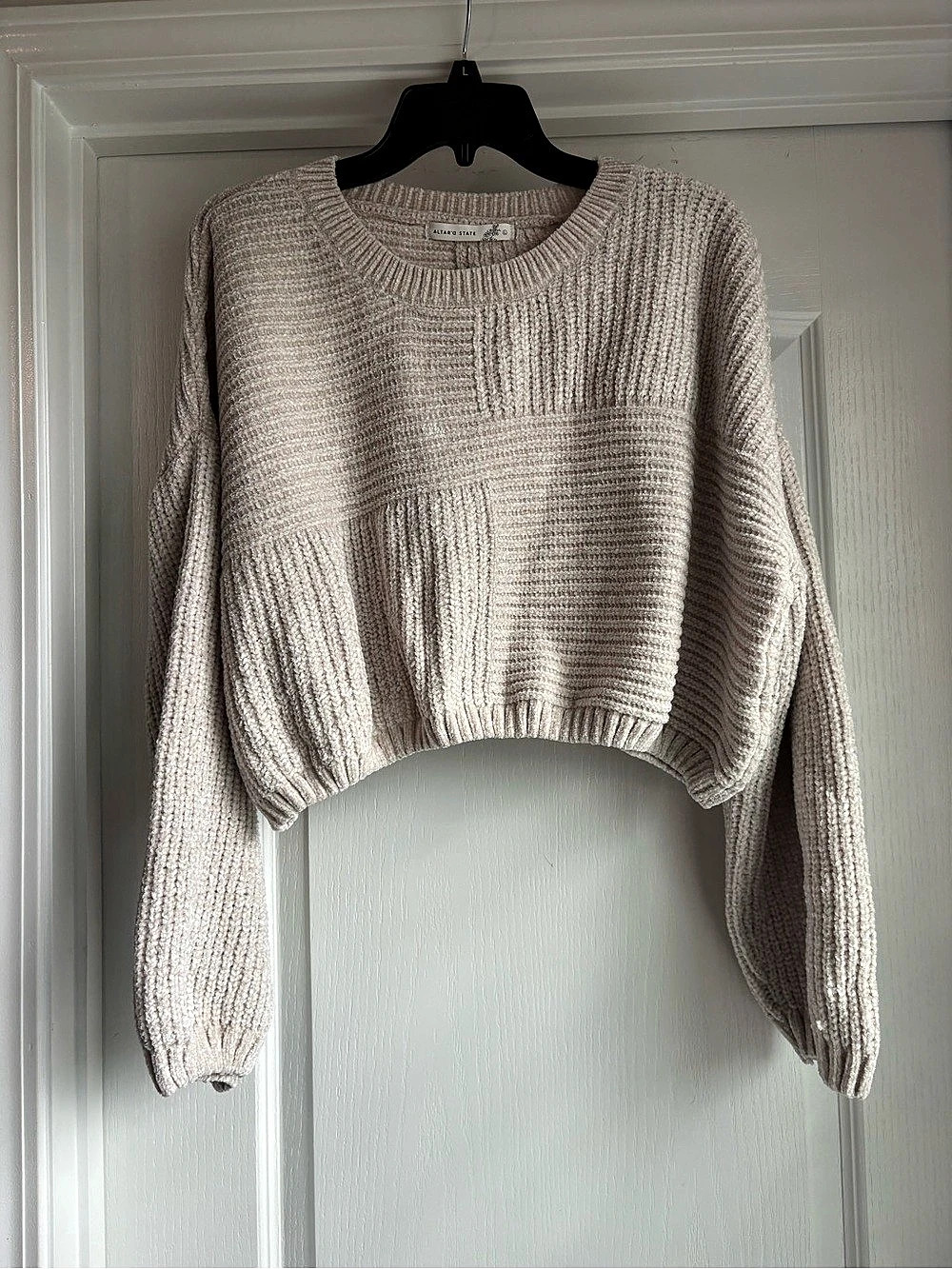 Altar'd State Cropped Crewneck Sweater Beige Size Large